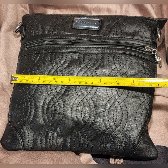 Bella Russo Crossbody/Shoulder Bag w/Adjustable Strap in/outpocket - Picture 7 of 7